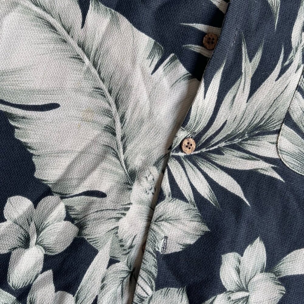 Tommy Bahama Silk Shirt - Picture 5 of 5